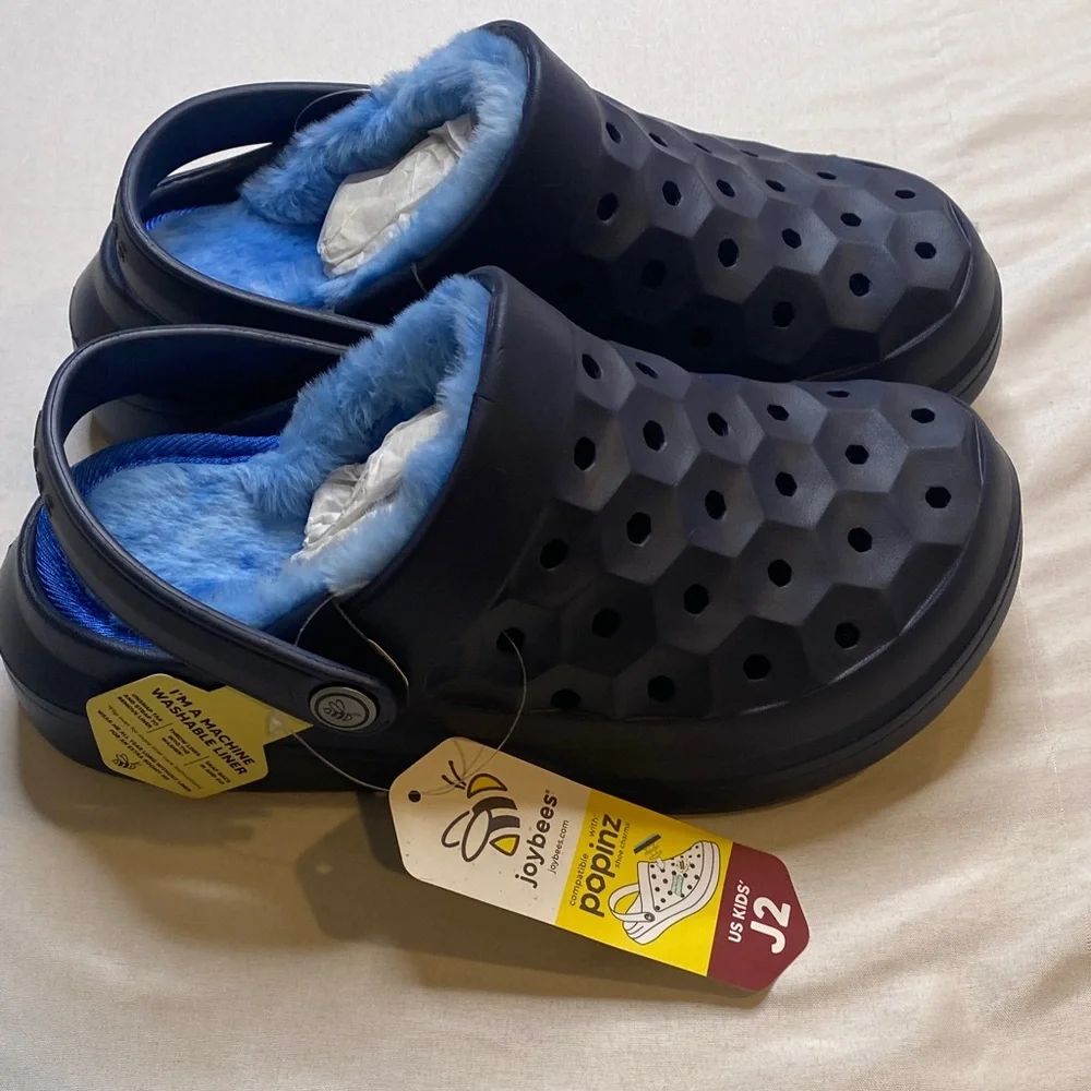 KIDS'‎ VARSITY LINED CLOGS WITH POPINZ  Navy. Multiple sizes